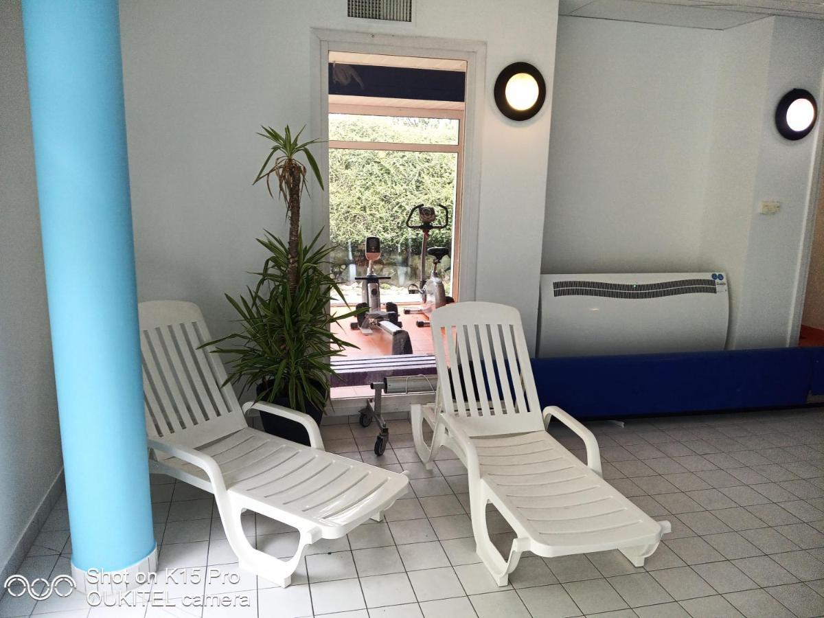Le Repaire Du Golfeur De La Largue - Mooslargue Aparthotel Exterior photo